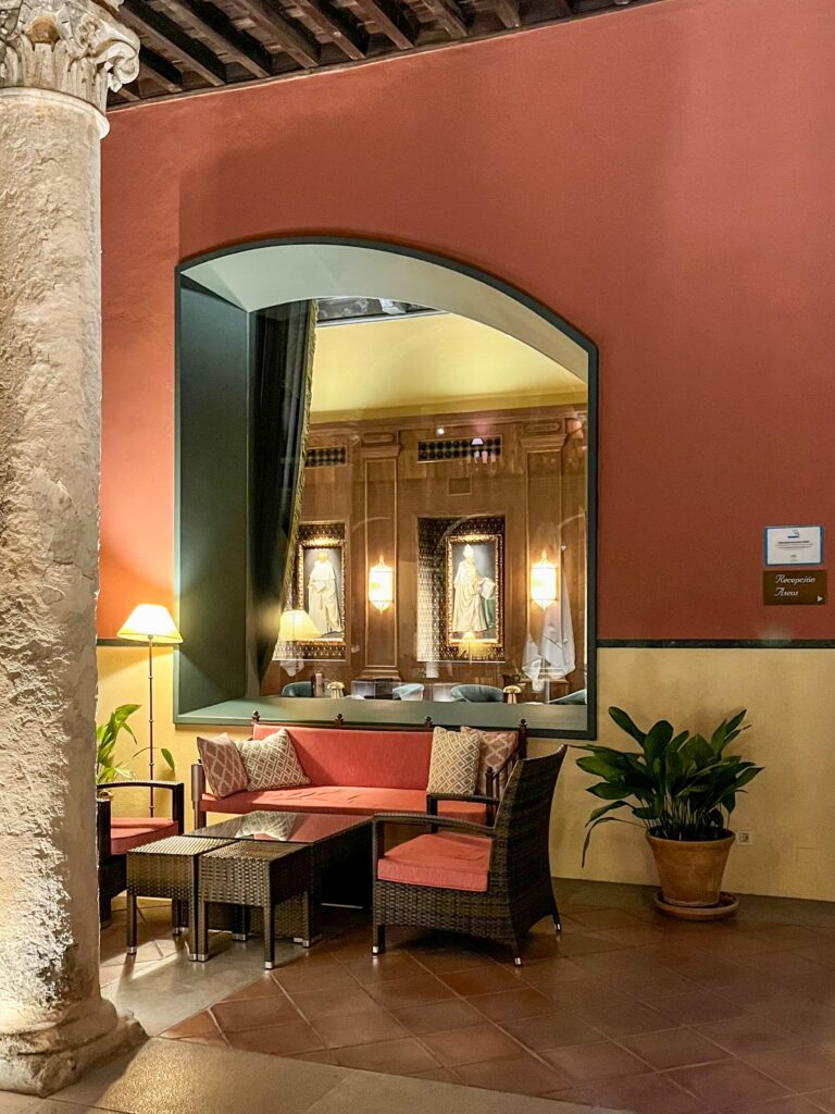 Extérieur du restaurant El Claustro à Grenade