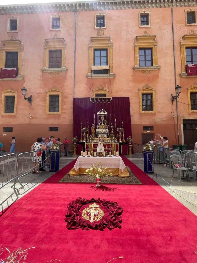 Autel du Corpus Christi situé plaza de las Pasiegas