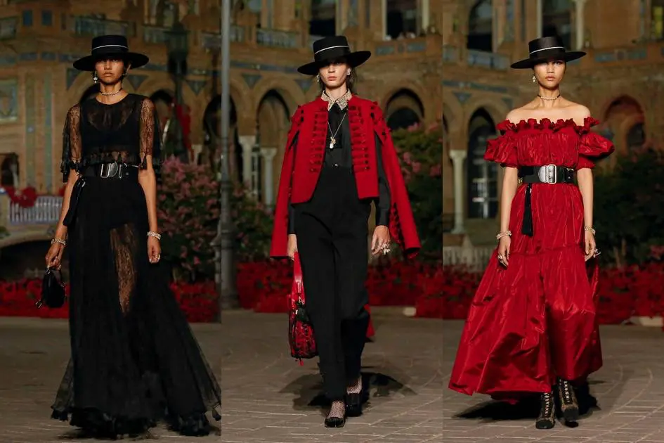 Défilé Dior sur la place d'Espagne à Séville